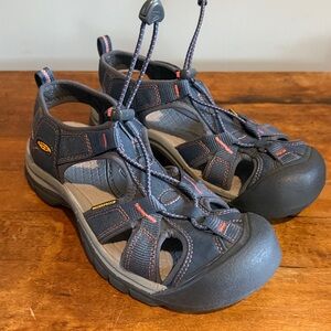 Keen Woman’s Sandals Like New